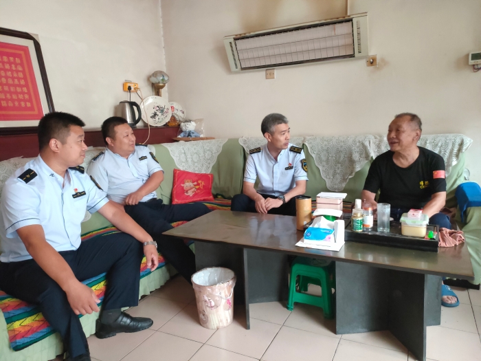 2024-7-2邺城收费站党支部：主题党日走出站区 走进磁县老党员家中聆听“红色故事会”，作者：张晶玉