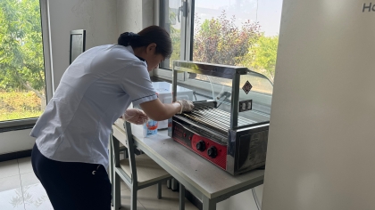 F:\00.分公司季度检查\2025年\02.办公室\宣传\6月份\17食堂卫生2