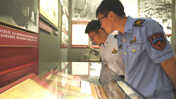 C:\Users\Administrator\Desktop\新建文件夹\8d7e7841be9d84e75e556b30dff523bf