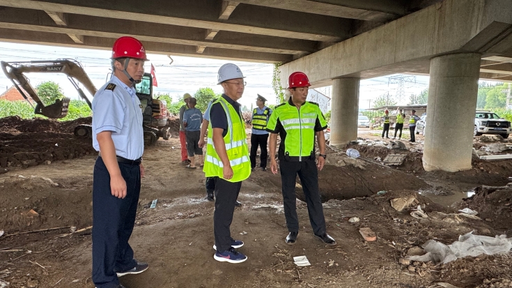 C:\Users\Administrator\Desktop\京哈北线分公司强化桥下空间治理 筑牢路域安全屏障\52