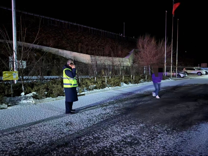 98b383278299bf3ba3c0d25b587d5c1d