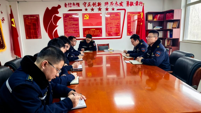 D:\内业综合岗\14.宣传工作\稿件\2026年\202601-202603\20260210京哈北线分公司稽核管理中心绷紧弦、查隐患 抓实春节前安全保障\安全会议