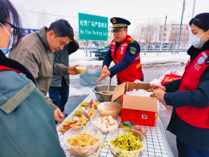 03-02铺上雪天送饭1