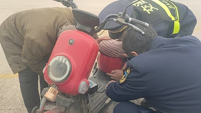 D:\2026年办公\2026宣传\四月\助老人回家2